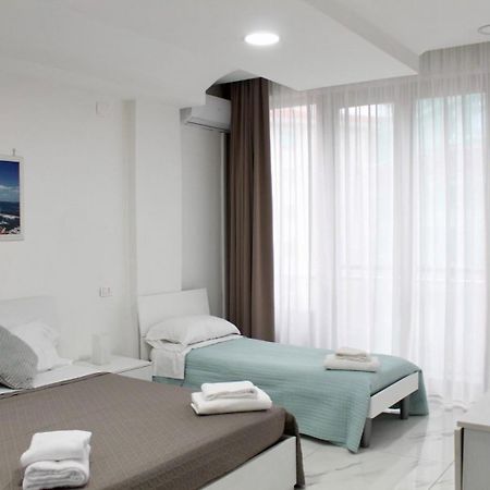 B&B Central Rooms 137 Naples Extérieur photo